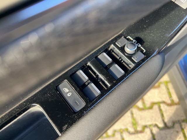 Fahrzeugabbildung Land Rover Range Rover Velar P250 Navi 360° Kamera AHK-abne