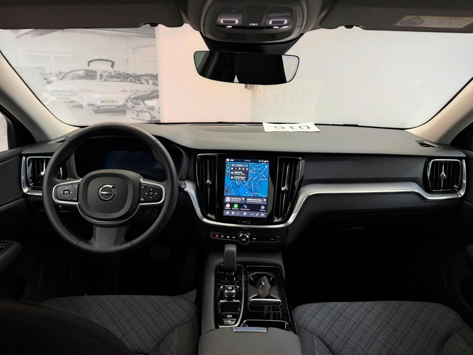 Volvo V60 Kombi Core Hybrid AWD*ACC*AHK*LED*KEYLESS