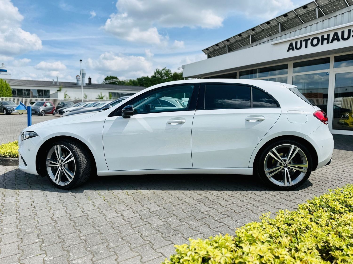 Fahrzeugabbildung Mercedes-Benz A 220 d NIGHT PROGRESSIVE, 360°, Totw., LED, PTS