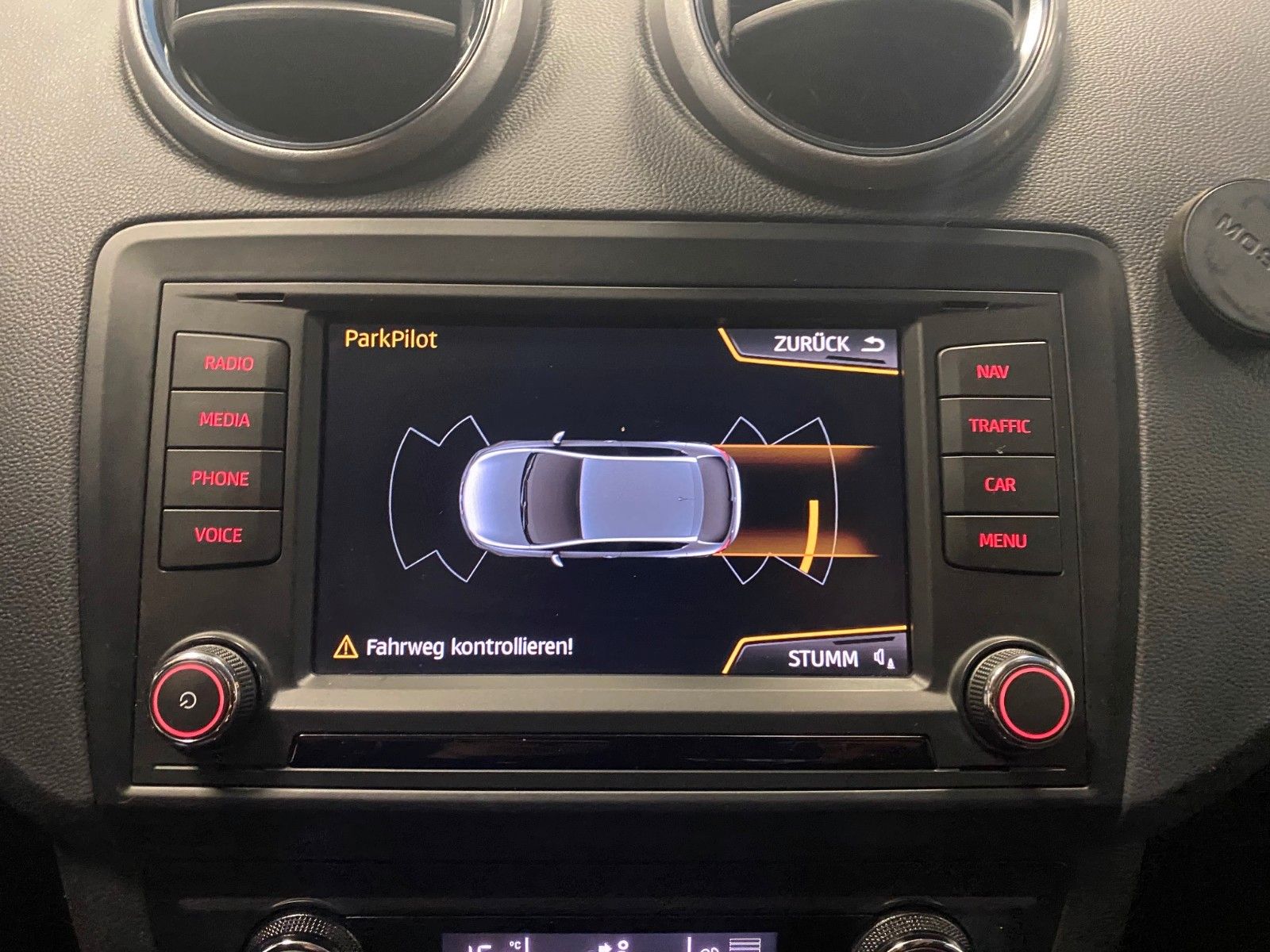 Fahrzeugabbildung SEAT Ibiza 1.0 TSI FR+NAVI+ALLWETTER+SITZHEIZUNG+FR++