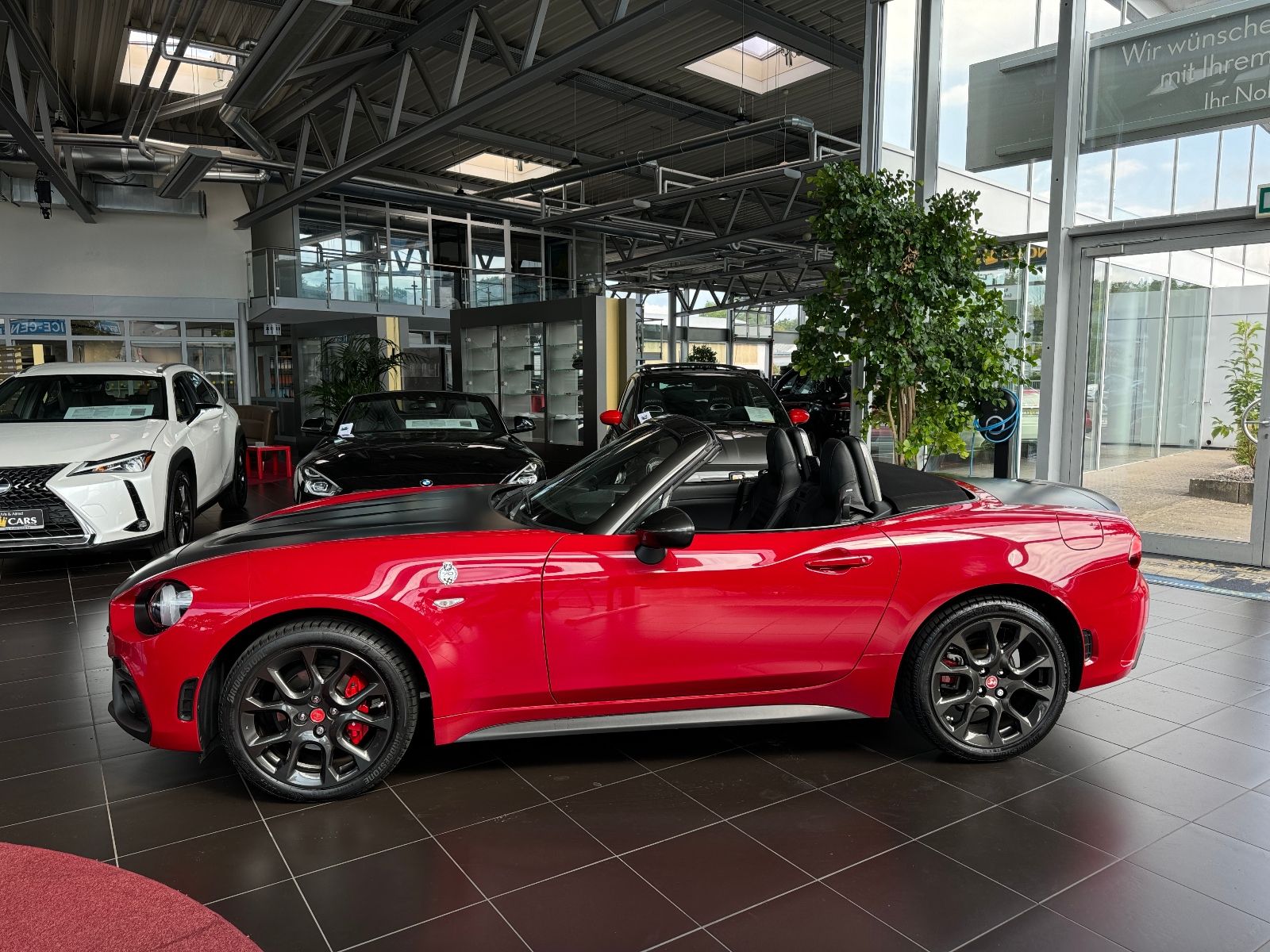 Fahrzeugabbildung Abarth 124 Spider Turbo Turismo LEDER BOSE NAV