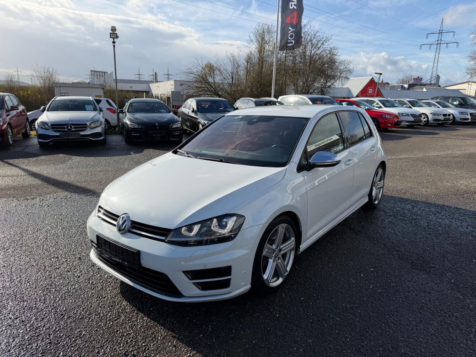 Volkswagen Golf VII Lim R 4Motion DSG LED Navi Kamera Leder