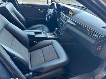 Mercedes E 200 - 5