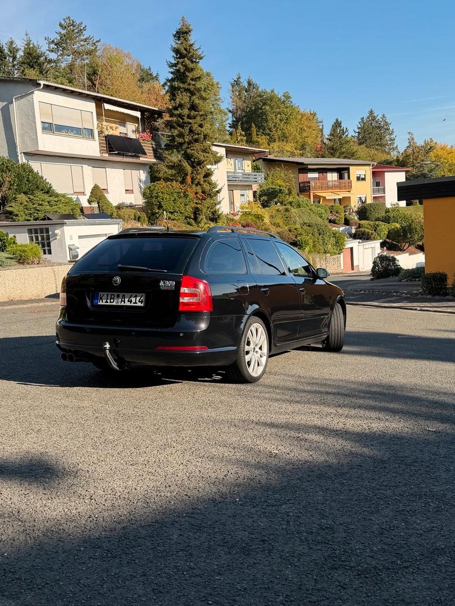 Skoda Octavia 2006 — engine 200 HP (147kW)
