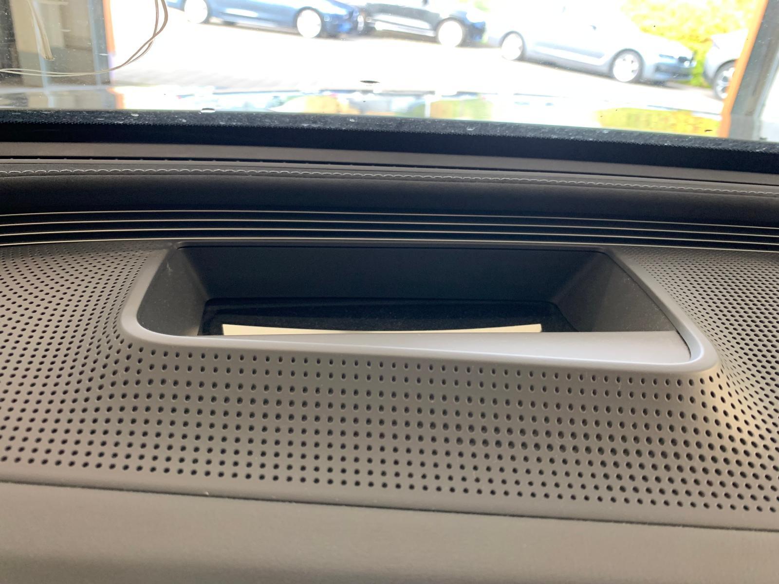 Mercedes-Benz EQC 400 4M 2x AMG Line HeadUp 360Kam Distronic+