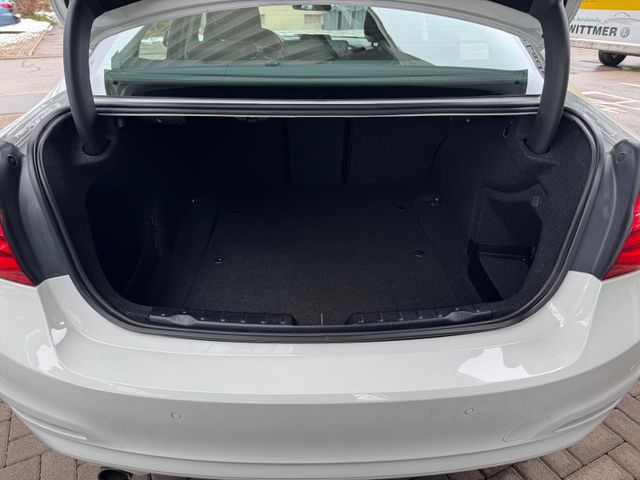 318 3 Limousine 318 i Advantage / AHK / GRA