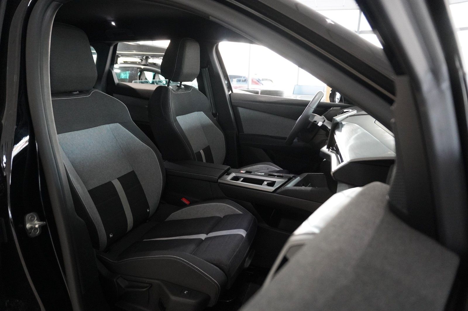 Fahrzeugabbildung Opel Grandland 1.2 48V HYBRID NAVI/LED/KAMERA/DAB+