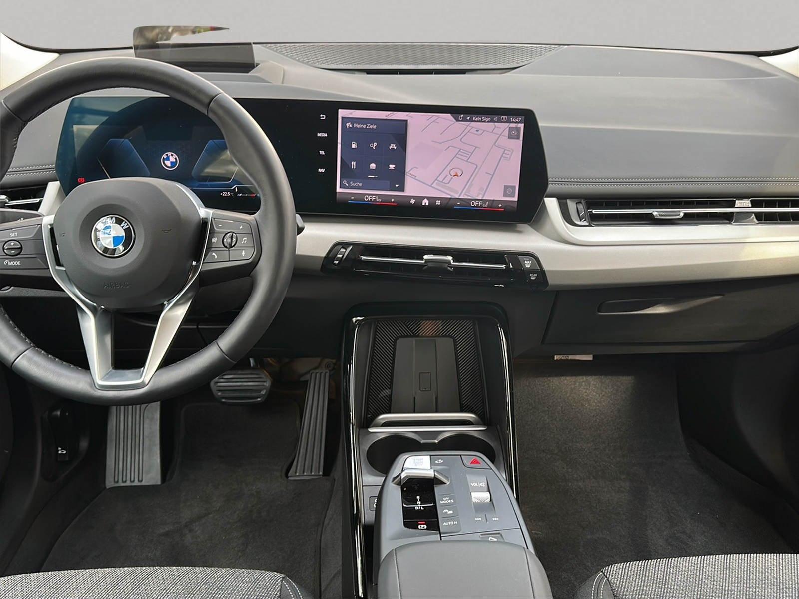BMW 220i Active Tourer AHK Driv.Assist+ Head-Up LED