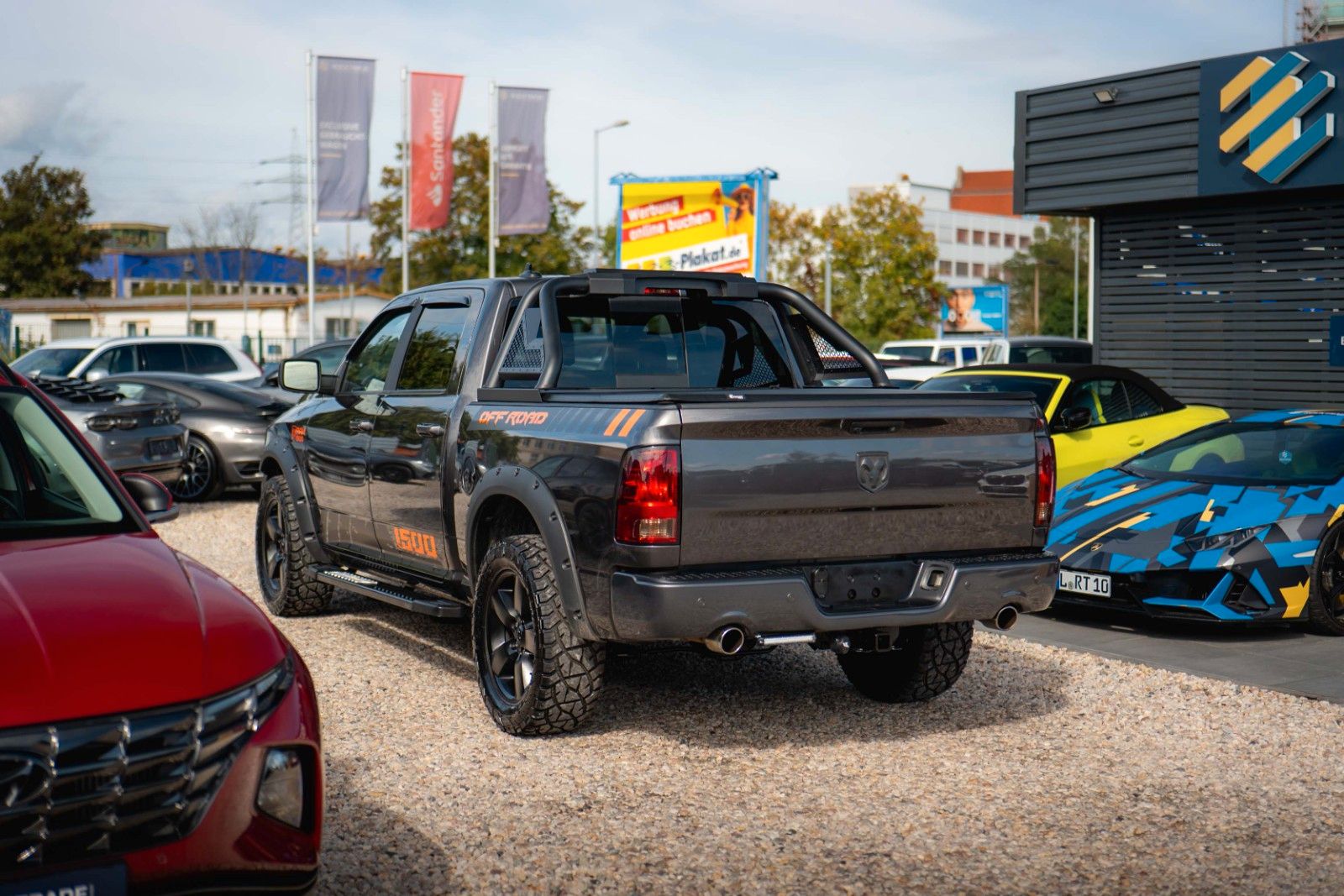 Fahrzeugabbildung Dodge RAM 5.7 V8 HEMI 4x4 OFFROAD Night-Paket *LED*