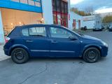 Opel Astra H Lim. Basis 1.6 Klima - Opel Astra aus 2004: 1.6
