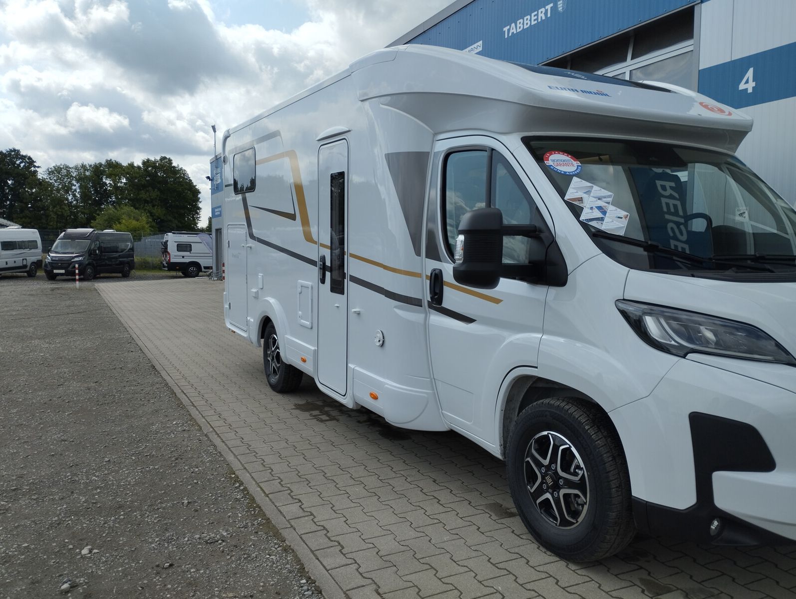 Fahrzeugabbildung Eura Mobil Profila T PT 695 EB Automatik, Mondial Pakete
