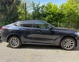 BMW X6 xDrive40i - - blaue BMW X6
