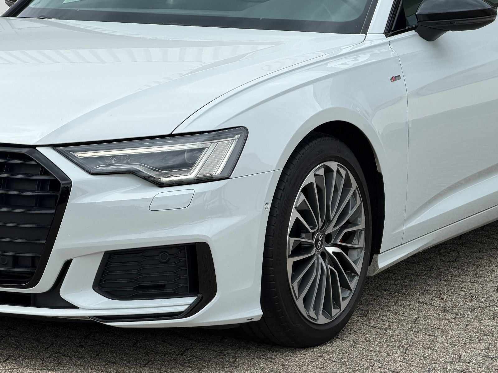 Fahrzeugabbildung Audi 55 TFSI e quattro S-Line/LEDER/Navi/LED/CarPlay/