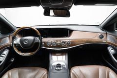 MERCEDES-BENZ S 300 BlueTec*Lang*Chauffeur*Burmester*Pano*TV