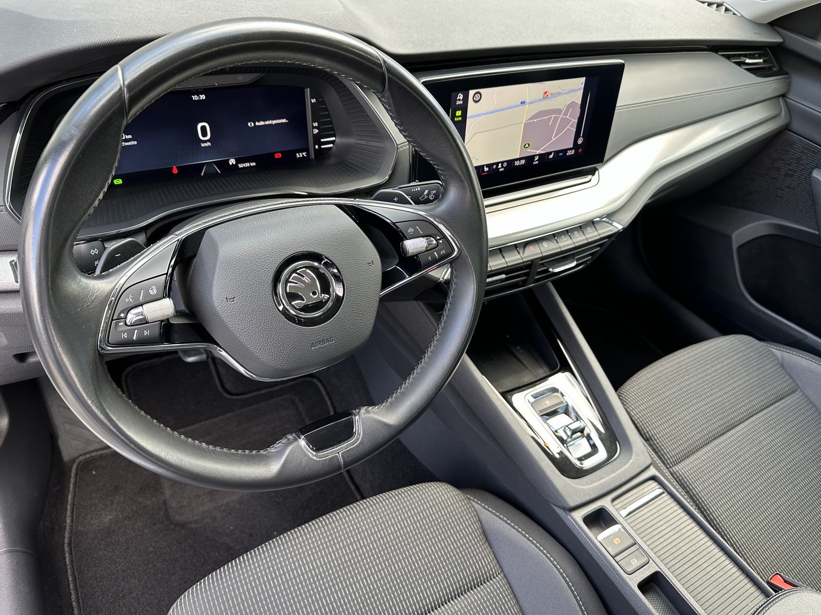 Fahrzeugabbildung SKODA Octavia 2.0 TDI DSG Ambition NAV+LED+VCOCK+STDHZ