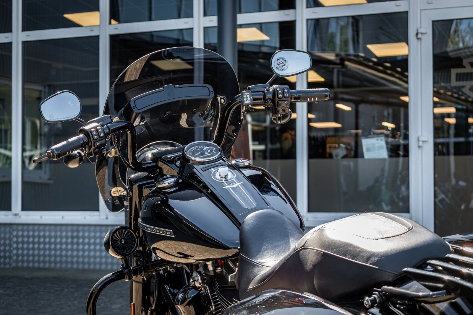 Fahrzeugabbildung Harley-Davidson ROAD KING SPECIAL 114 FLHRXS -Screamin Eagle