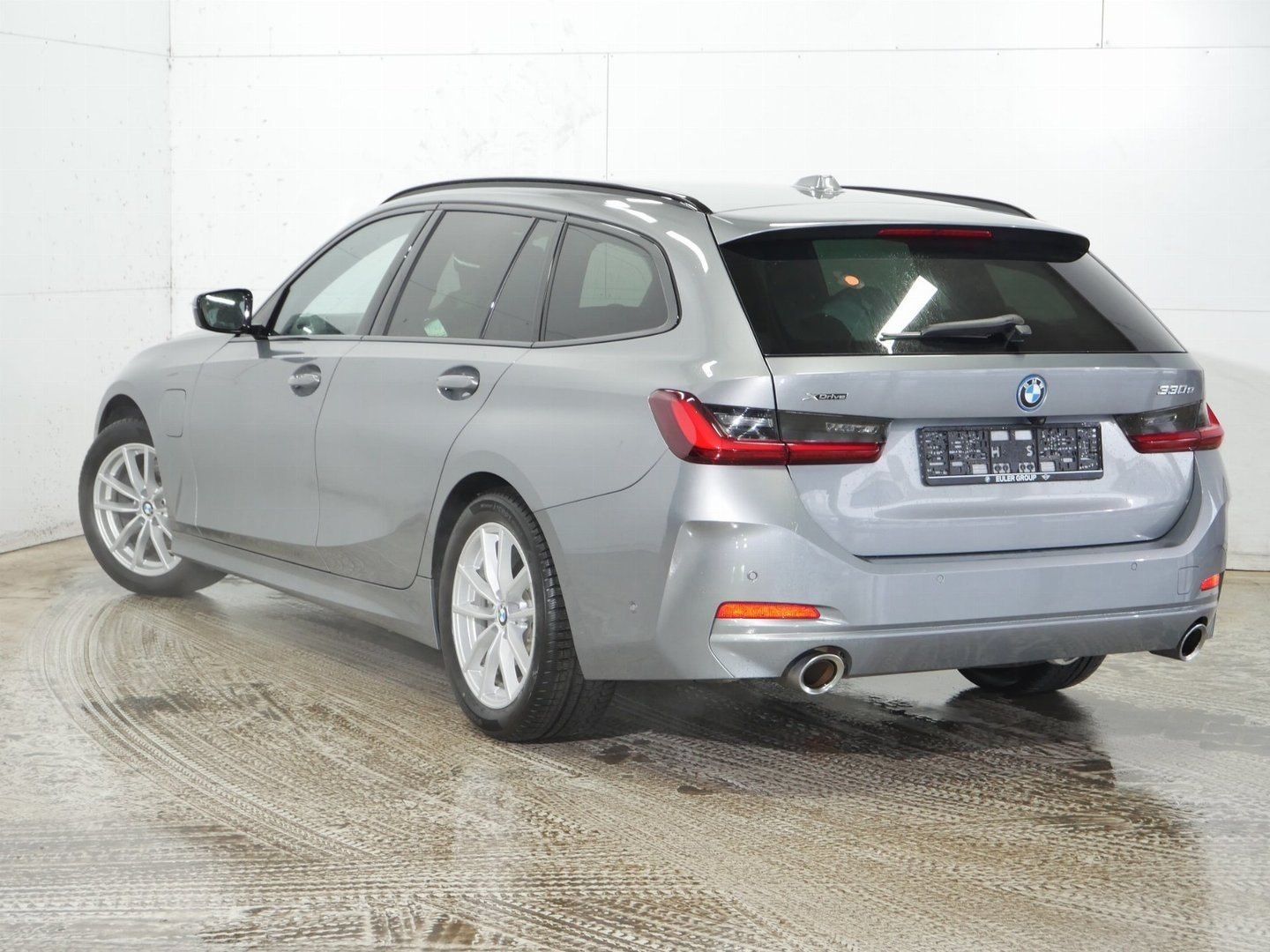 BMW 330 - Bild 2