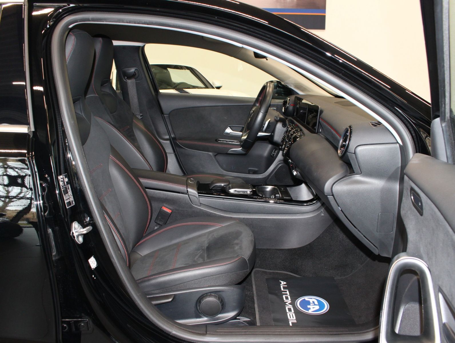 Fahrzeugabbildung Mercedes-Benz A 250 e AMG Line MWST*CarPlay*TOP