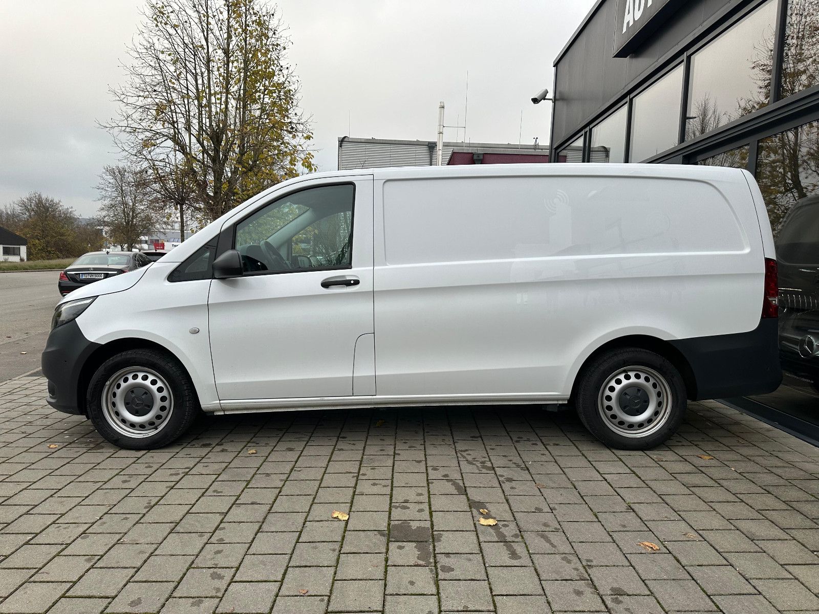 Fahrzeugabbildung Mercedes-Benz VITO 114 4Matic LANG *NAVI*KLIMA*SH*AHK*SORTIMO*