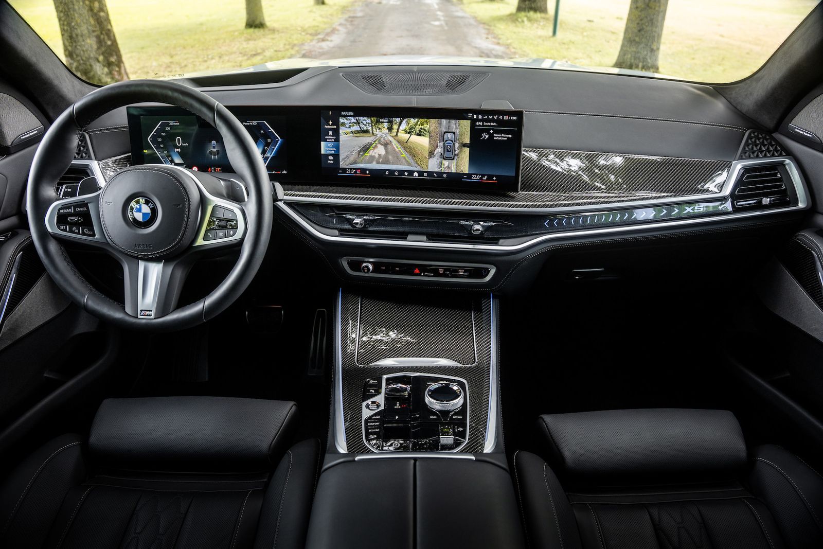 Fahrzeugabbildung BMW X5 40d xDrive M-SPORT PRO|AHK|CARBON|LUFT|ICONIC