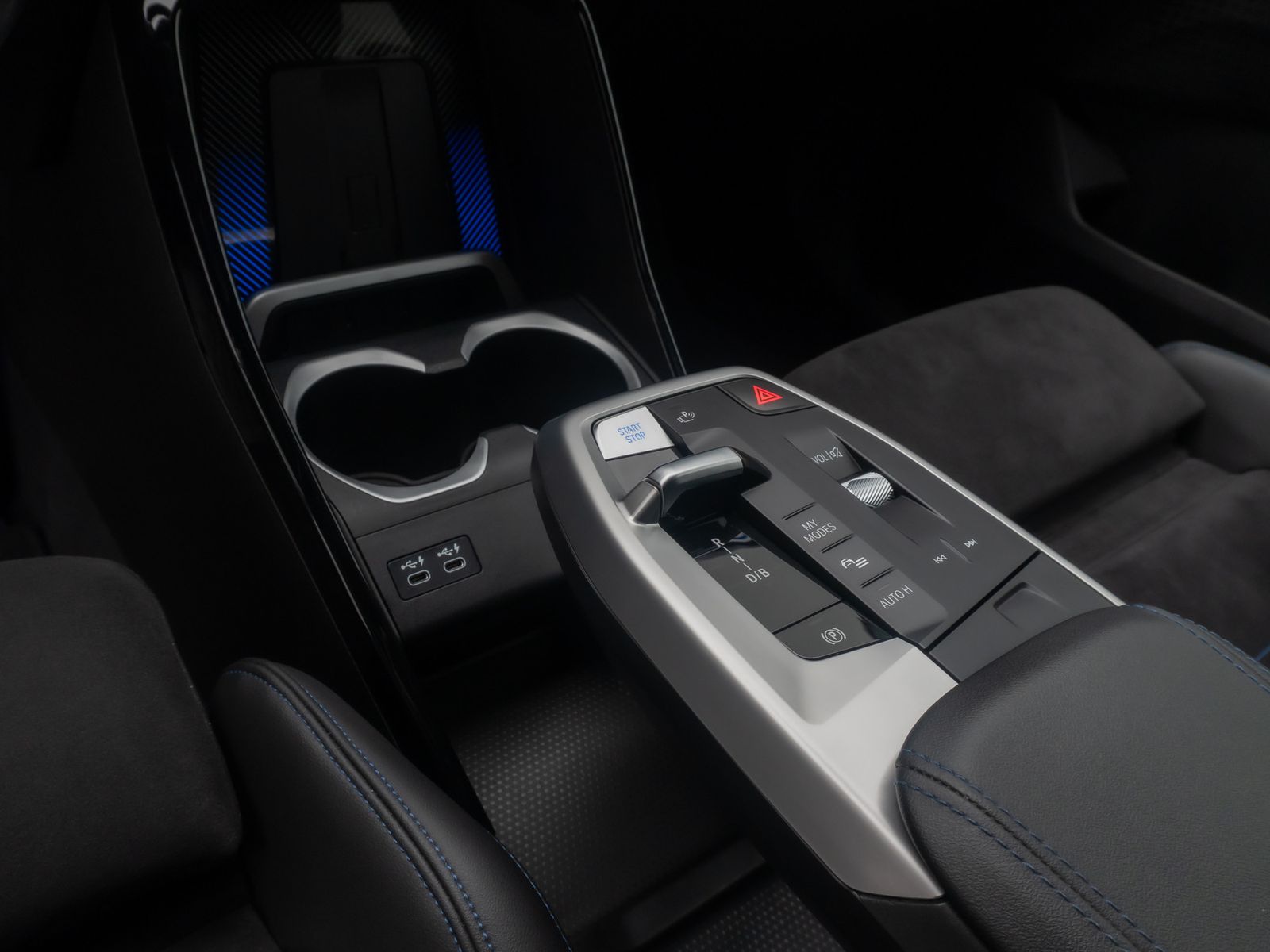 Fahrzeugabbildung BMW iX1 xD30 M Sport DriveAs Kamera DAB Komfort 18"