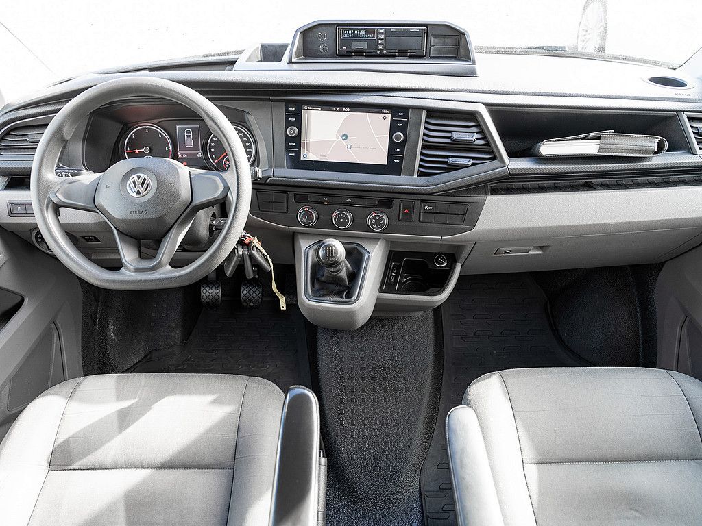 Fahrzeugabbildung Volkswagen T6.1 Transporter Kasten lang, 2.0 TDI 4M AHK NAV