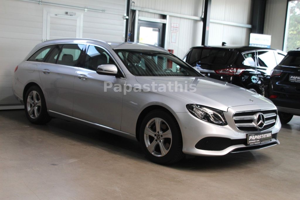 Image of Mercedes-Benz E 200