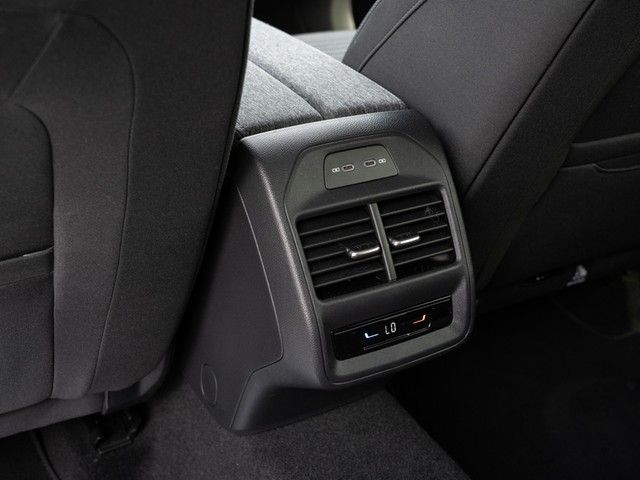 Superb Combi 2.0 TSI Selection 4x4 DSG AHK+MATRI