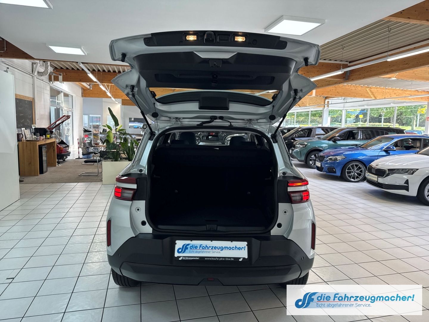 Fahrzeugabbildung Opel Frontera Electric Edition 83 kW Digitales Cockpi