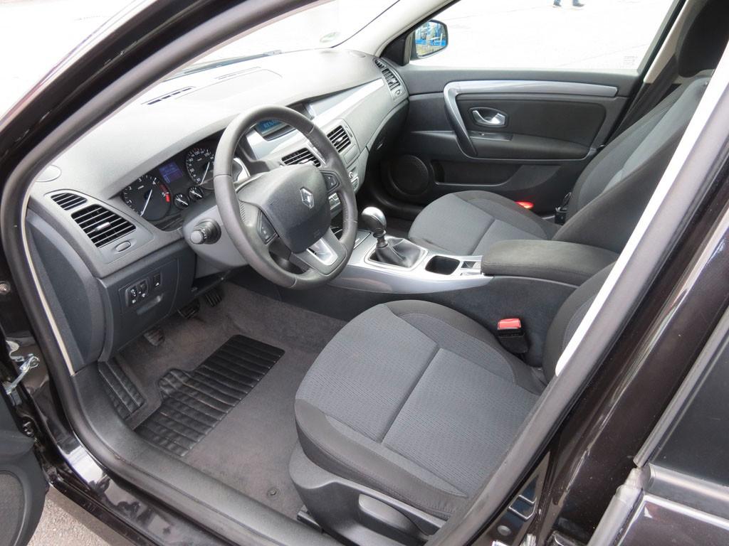 Renault Laguna 2010 — photo 7