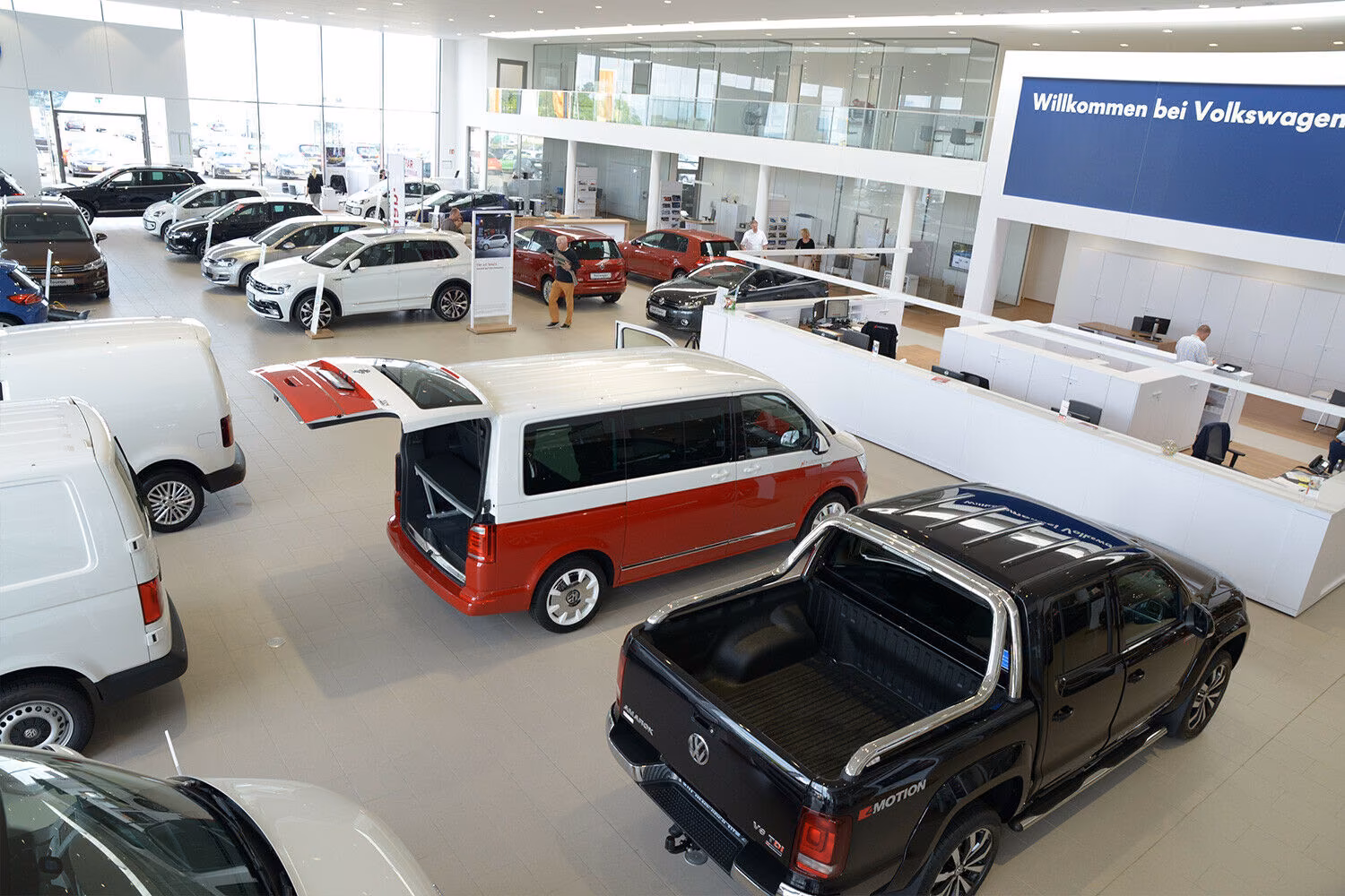 showroom-image-top