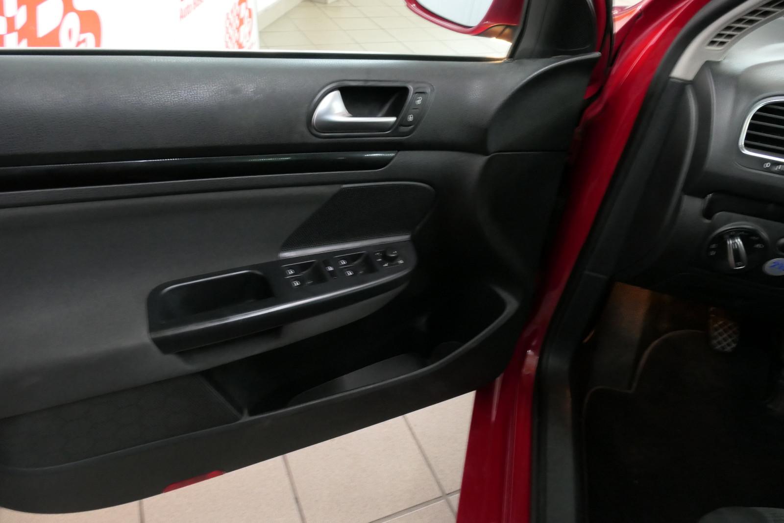 Volkswagen Golf 2011 — photo 18