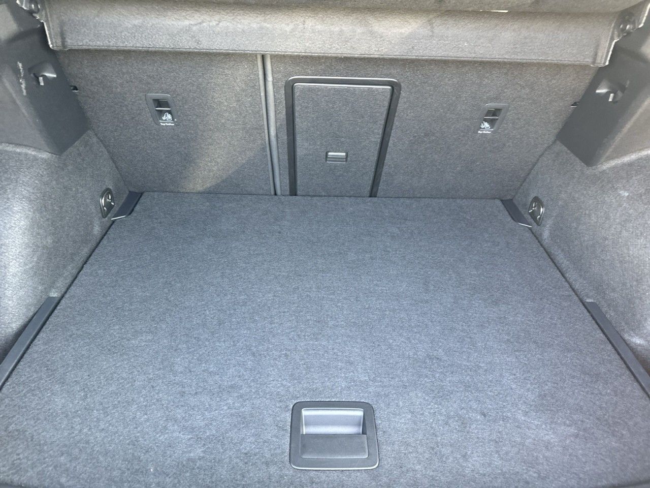 Fahrzeugabbildung CUPRA Formentor 1.5 TSI 110 kW (150 PS) - mit KI generiert/bearbeitet
