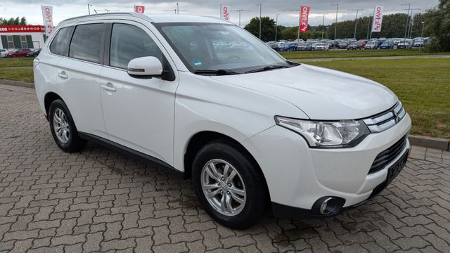 Mitsubishi Outlander 2.0 MIVEC Invite 2WD Scheckheft 