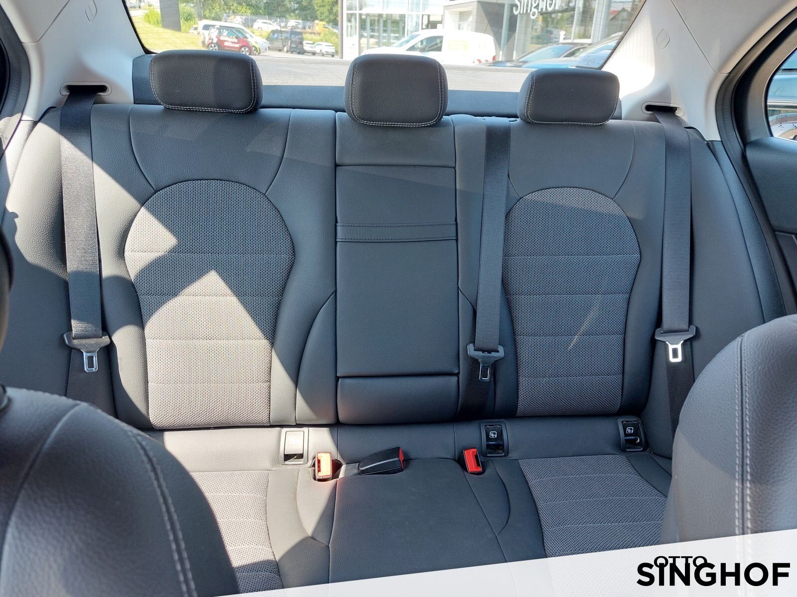 Fahrzeugabbildung Mercedes-Benz C 200 Avantgarde +RÜ Kam+LED+TOTW+Navi+Sitzhg+