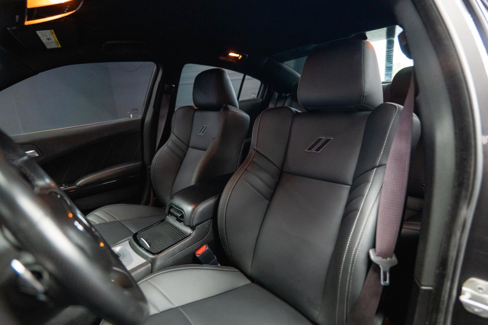 Fahrzeugabbildung Dodge Charger 5.7 V8 HEMI R/T KONG Night Performance