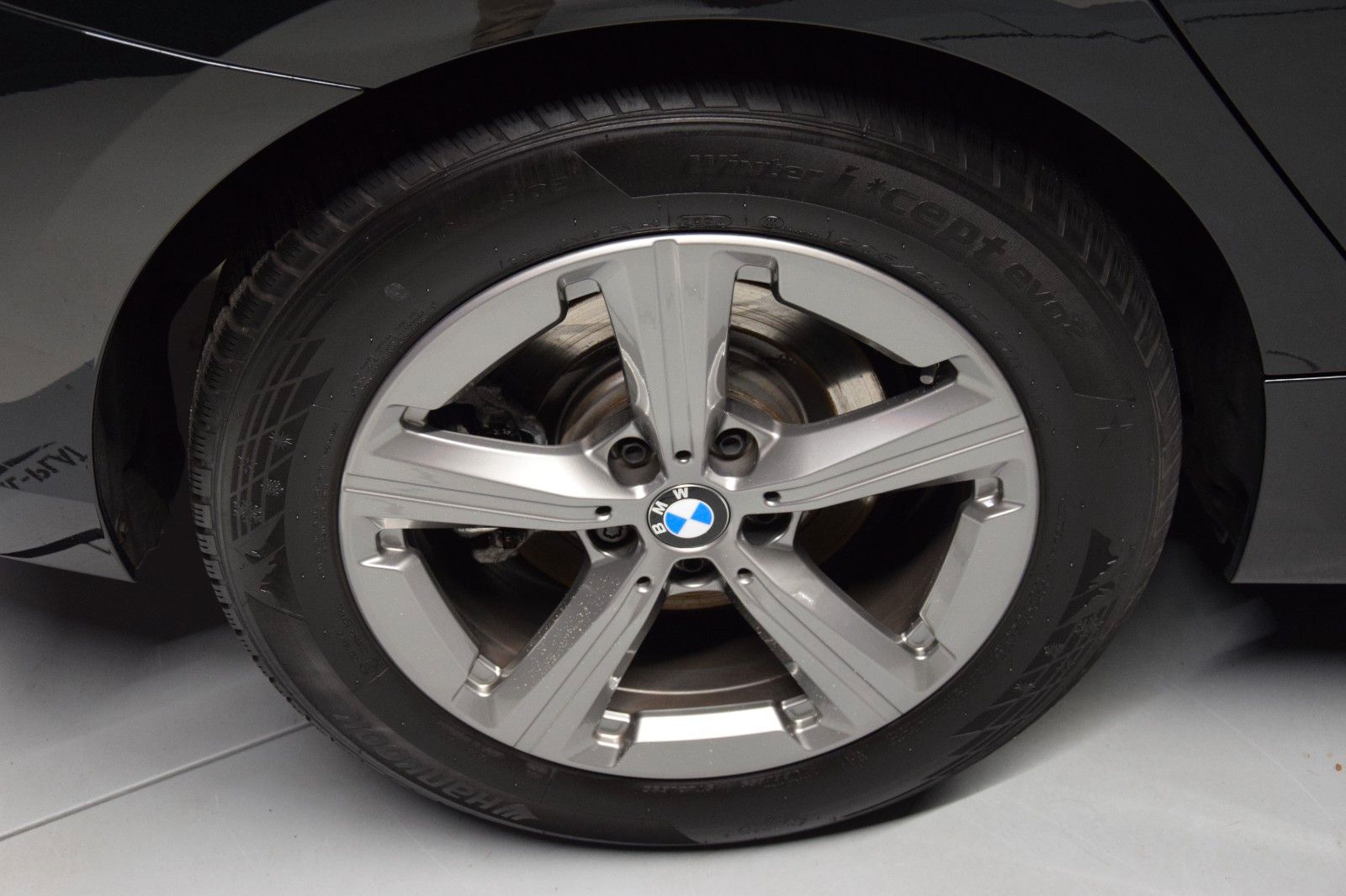 Fahrzeugabbildung BMW 223i xDrive Active Tourer M Sport Pano HuD AHK