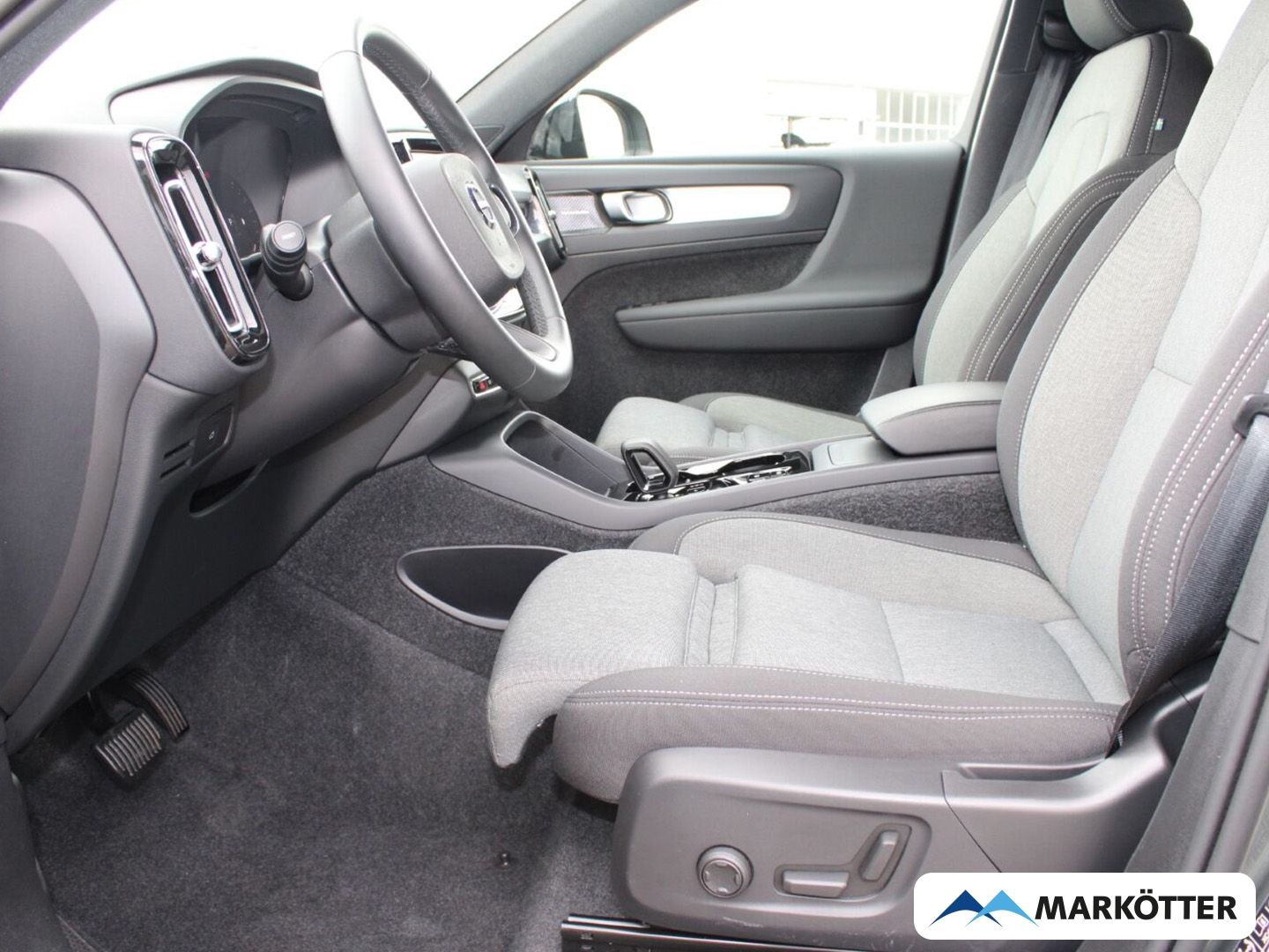 Volvo XC40 B4 Plus Dark Pixel-LED/360/H&K/LHZ/FSHZ/19' foto 8
