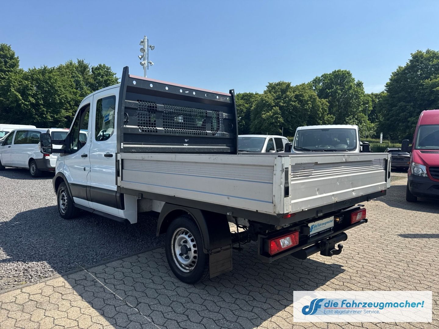 Fahrzeugabbildung Ford Transit Pritsche 310 L2 Doppelkabine AHK Tel.-Vo