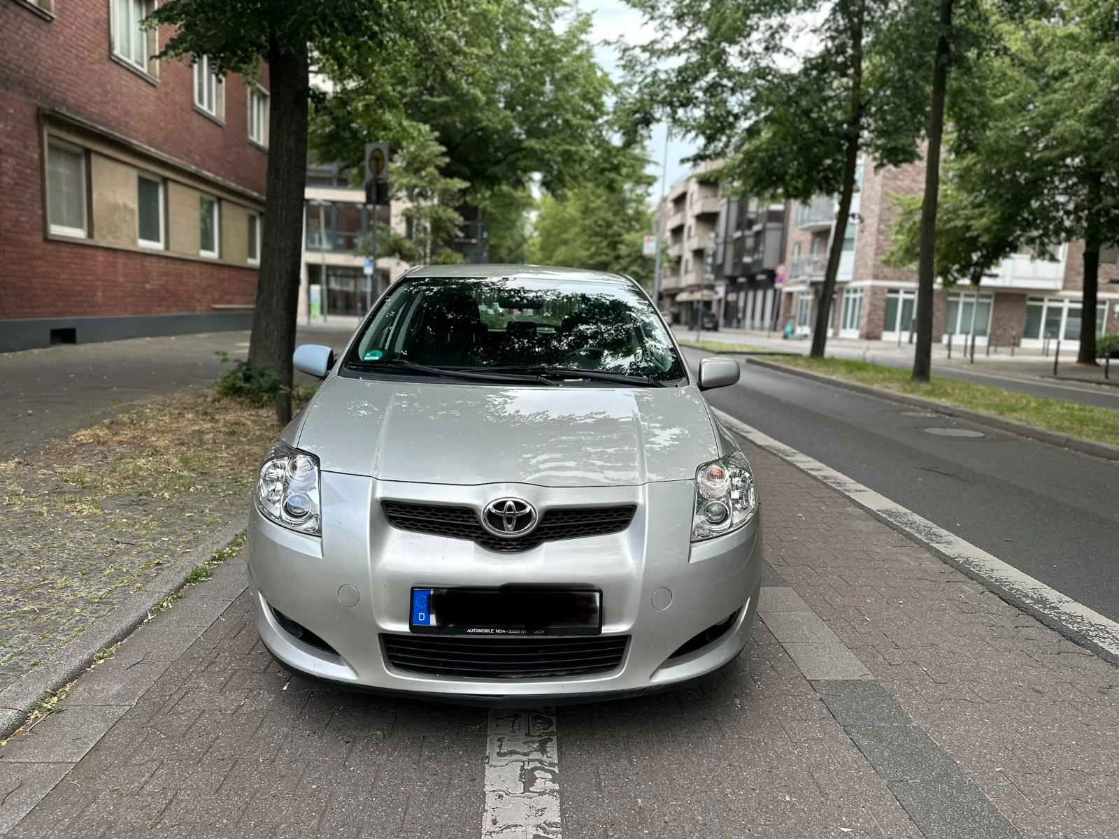 Toyota Auris 1.6-l-Dual-VVT-i Neuer TÜV 2.Hand