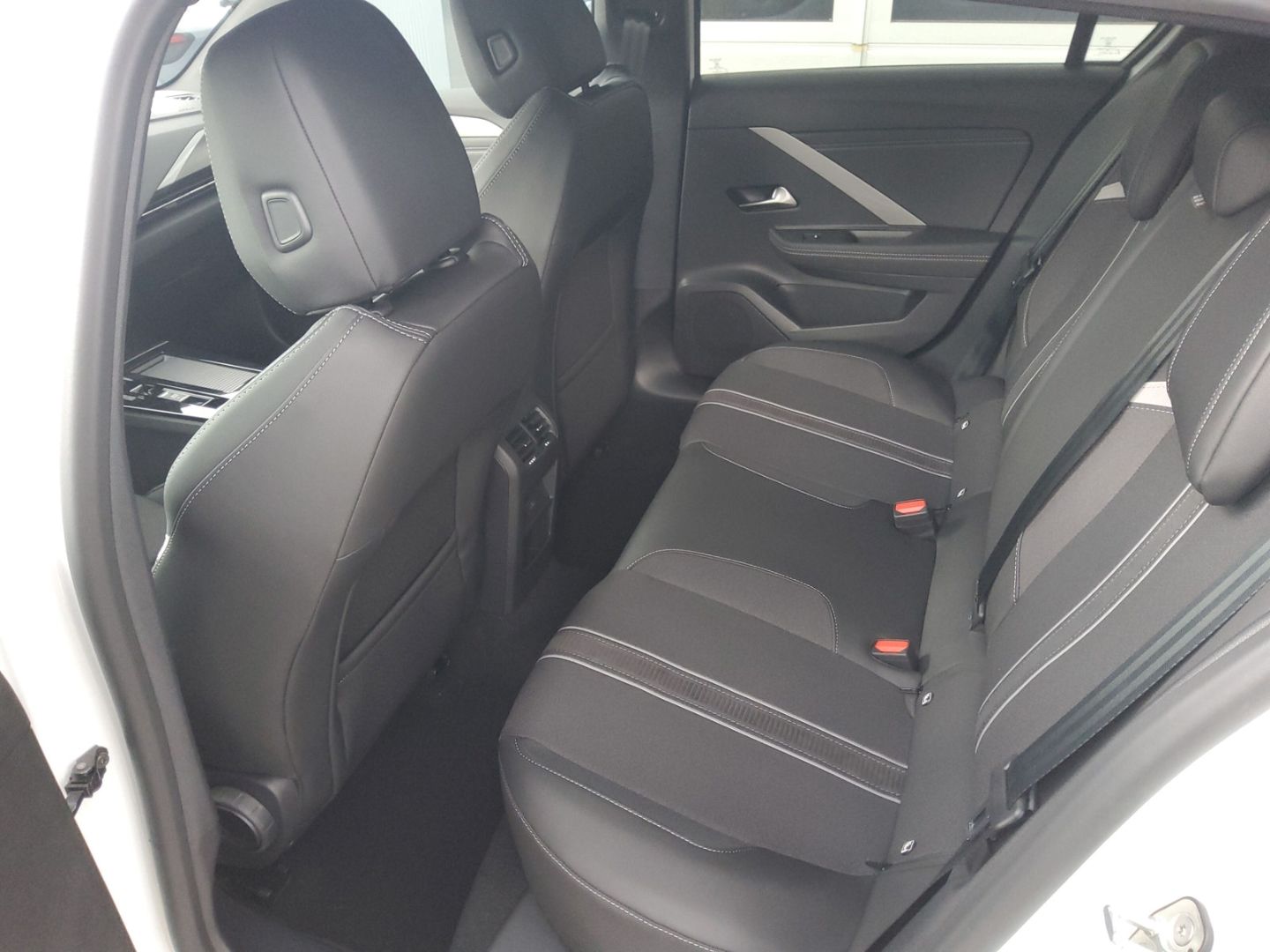 Fahrzeugabbildung Opel Astra GS Line, HUD, Navi, 360Kamera, LED, SHZ, A