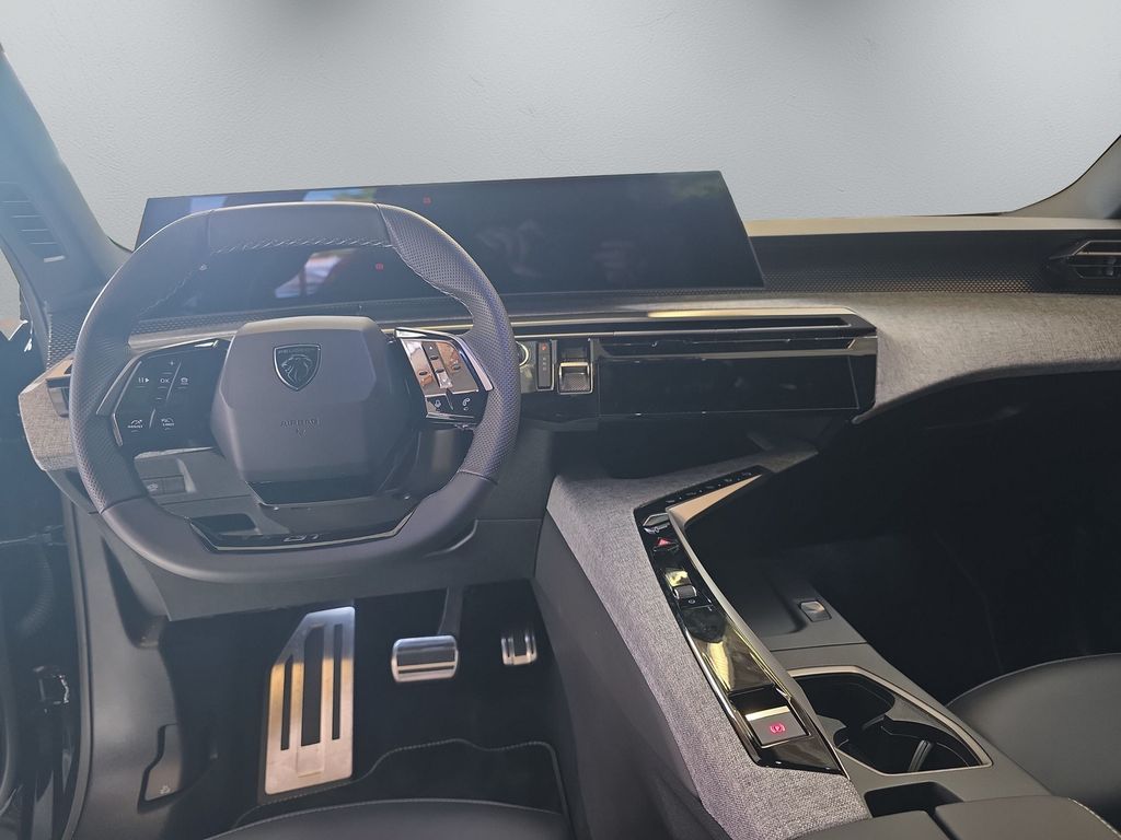Peugeot 5008 Elektromotor 210 GT Exclusive – Bild 13 von 16