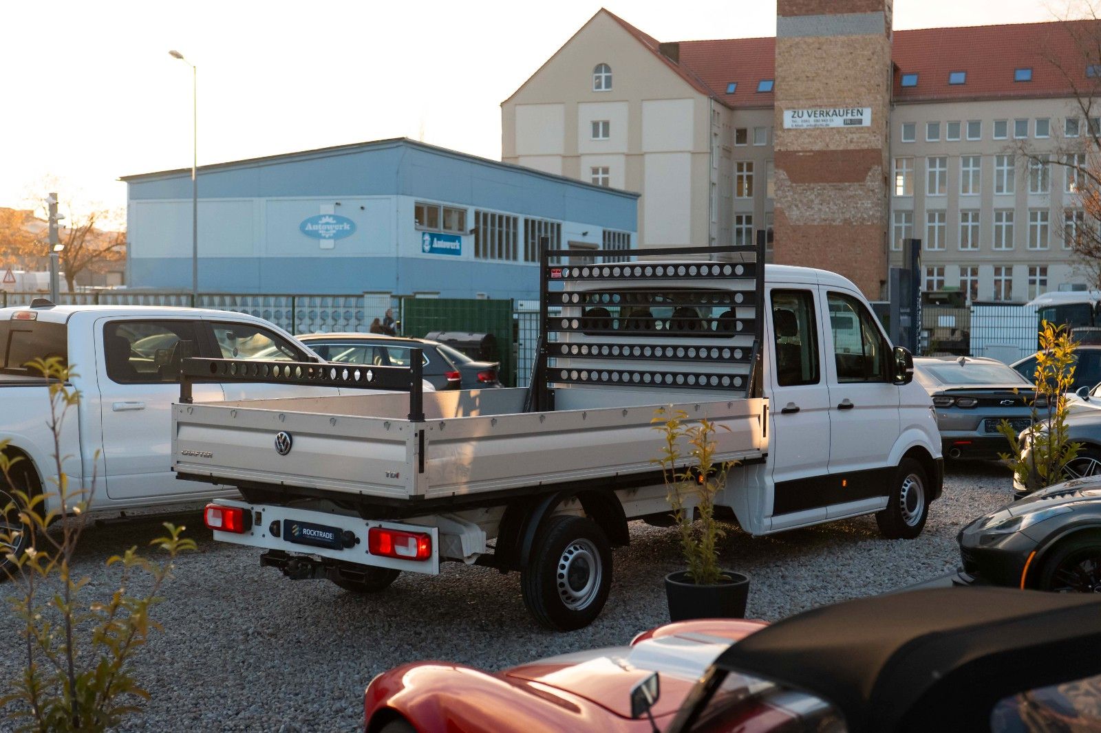 Fahrzeugabbildung Volkswagen Crafter Pritsche 35 DOKA lang FWD 7 Sitze 19%