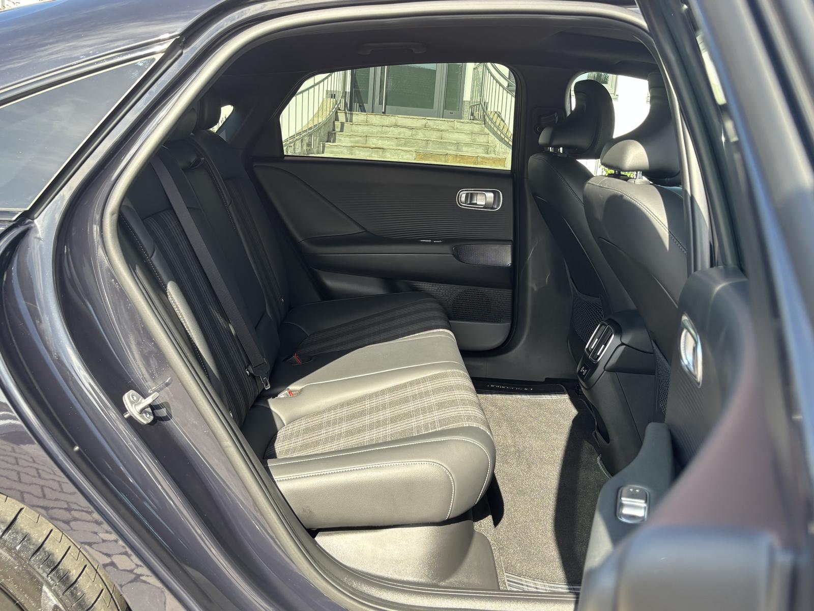 Hyundai Ioniq 6 First Edition 4WD 325 ch • 12 600 km • Batterie 98,5 % • Bose • Pano • 360°
