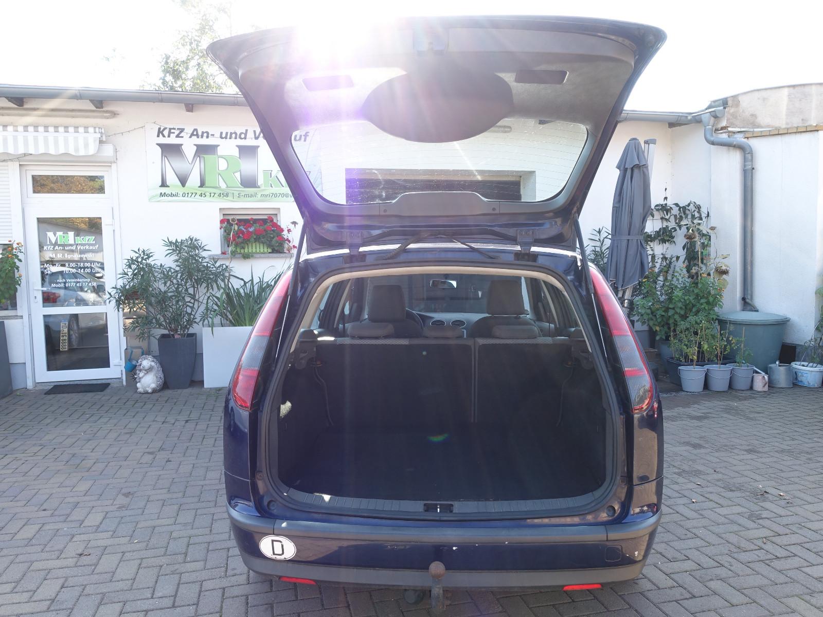 Ford Focus 2006 — photo 11