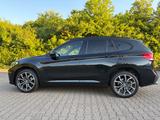 BMW X1 sDrive20i - Modell M Sport  - BMW X1 mit Benzin-Antrieb: Schwarz, Ambiente-Beleuchtung