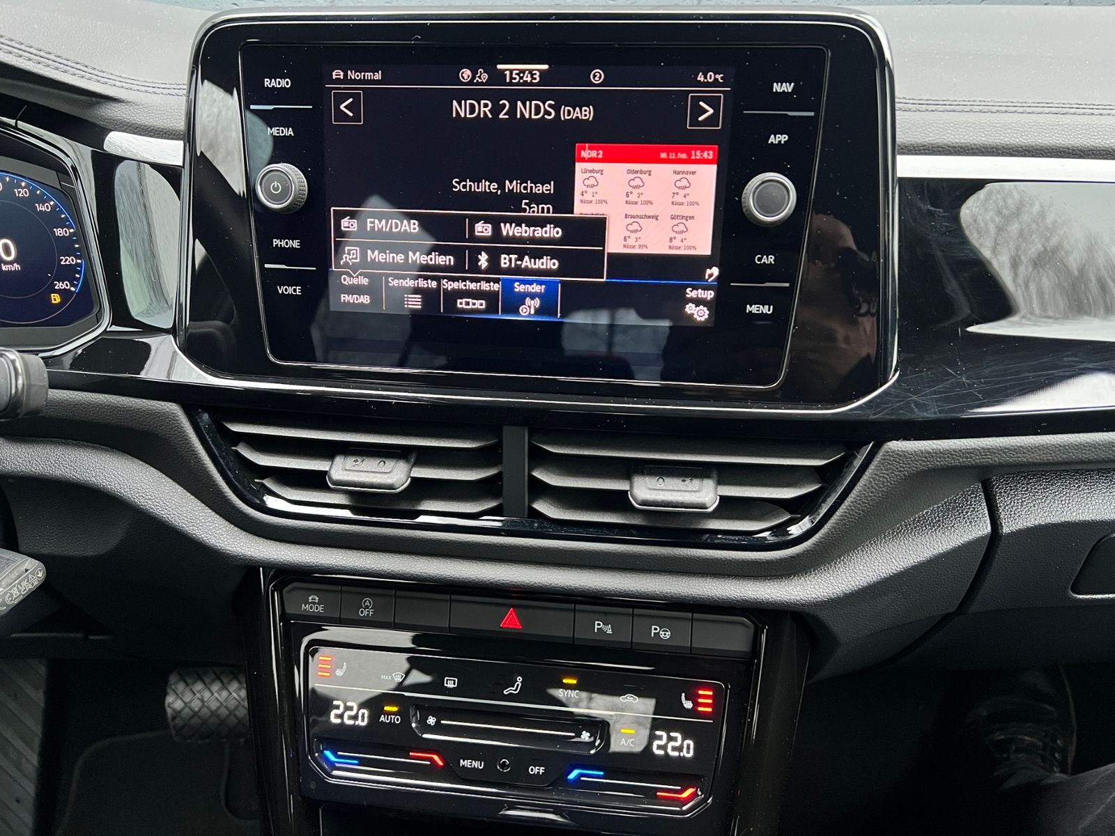 Fahrzeugabbildung Volkswagen T-Roc Style 1.5 TSI DSG *AHK, LED, BlackStyle, 1