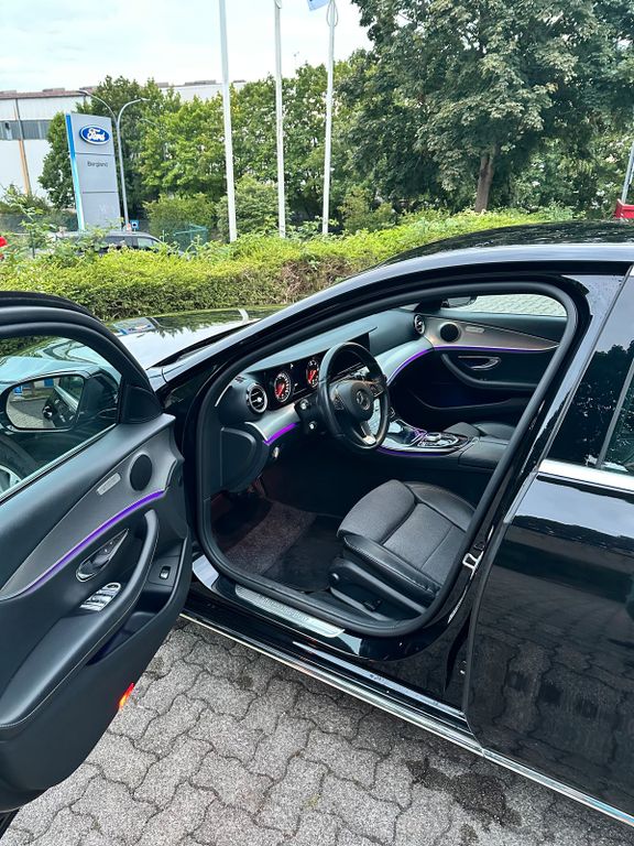 Image of Mercedes-Benz E 220