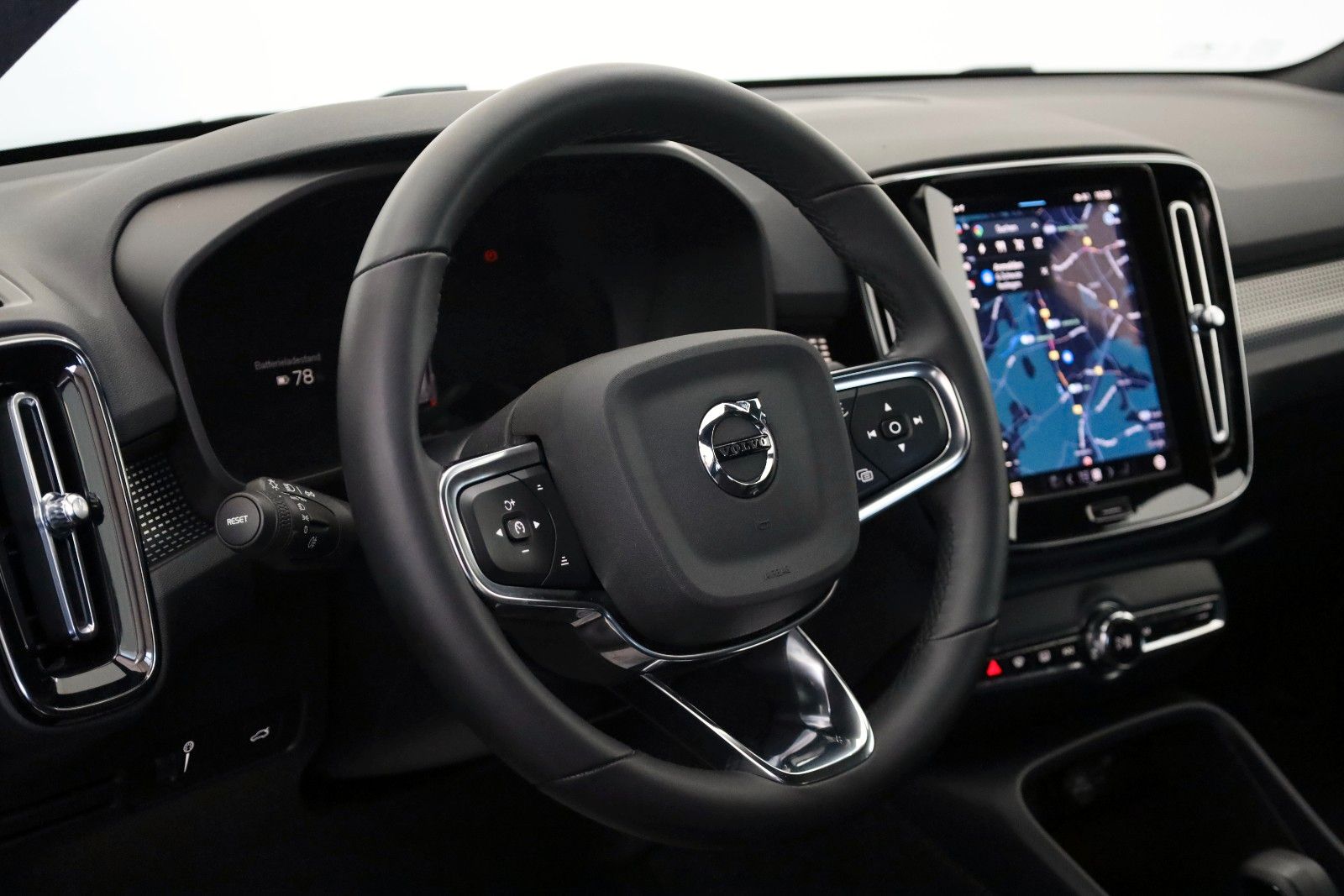 Fahrzeugabbildung Volvo XC40 Plus Recharge,T.Leder,Navi,LED,Kamera,SH