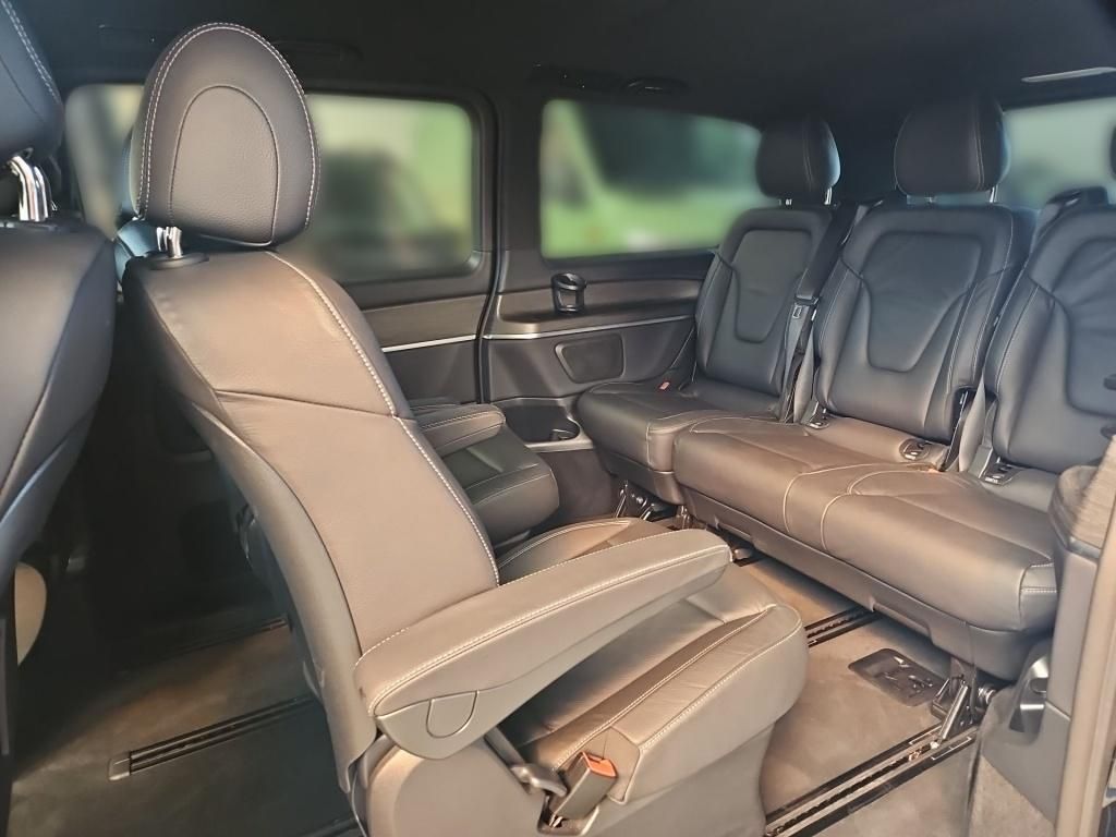 Fahrzeugabbildung Mercedes-Benz V 300 AVG lang 4x4 7 Sitze AHK STHZ DISTRONIC AR